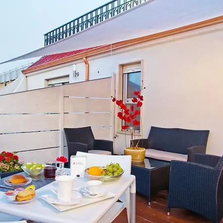 Bed & Breakfast La Bella 3*